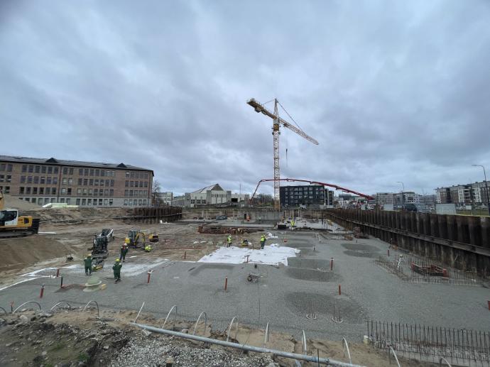 Uus-veerenni maa alus parkla ehitustööd